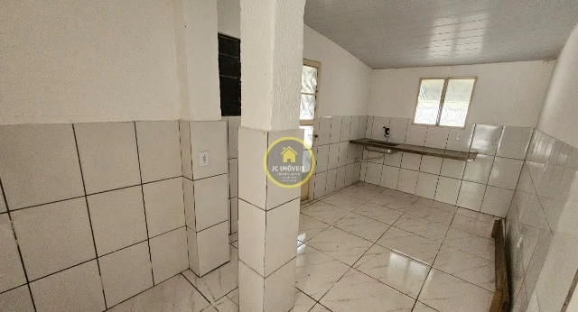JCCV20026 – Casa de vila vazia, sala e 2 quartos.