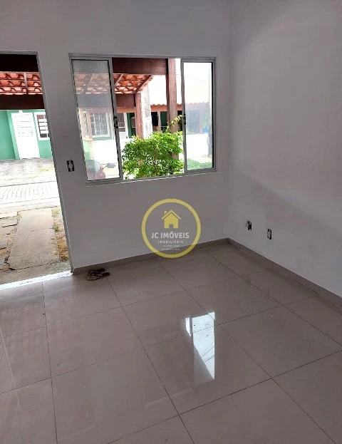 JCCN20051 Ótima casa linear vazia em condomínio.