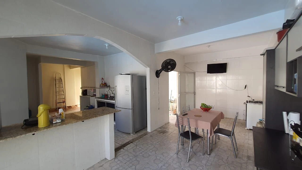 Casa com 4 dormitórios à venda, 334 m² por RS 850.000,00 - Flores - Manaus-AM