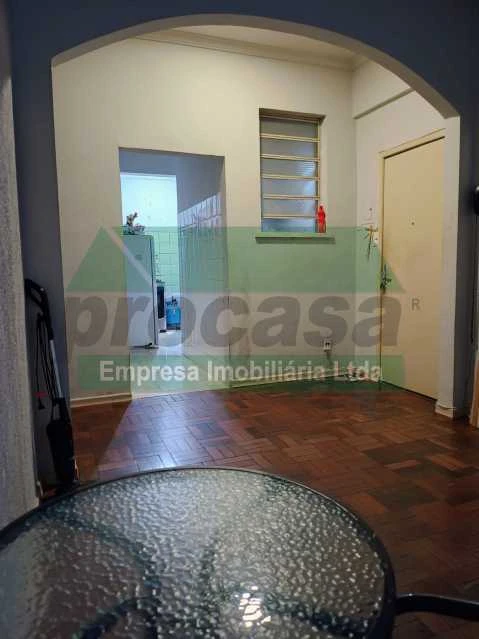 Aluga-se apartamento mobiliado no centro