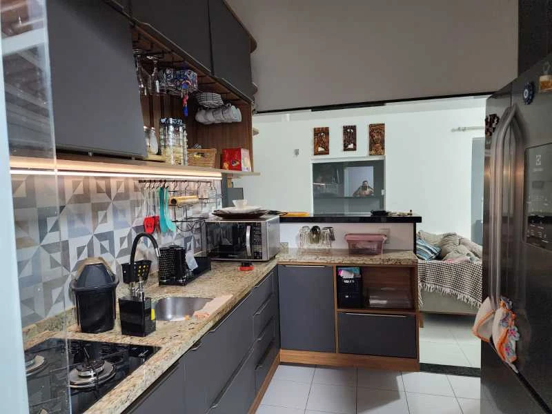 Vende Excelente casa com 3qtos s/ 1 ste em Condominio Fechado no Bairro Taruma - Manaus Amazonas - A