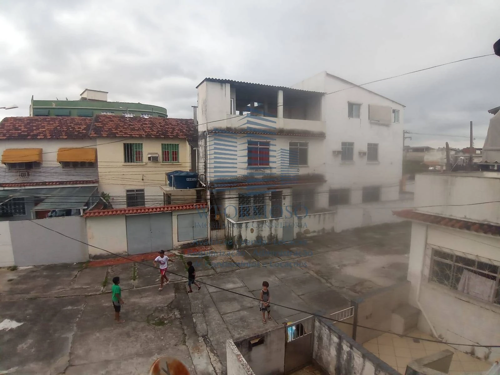 Casa duplex à venda na Rua André Azevedo Olaria - RJ