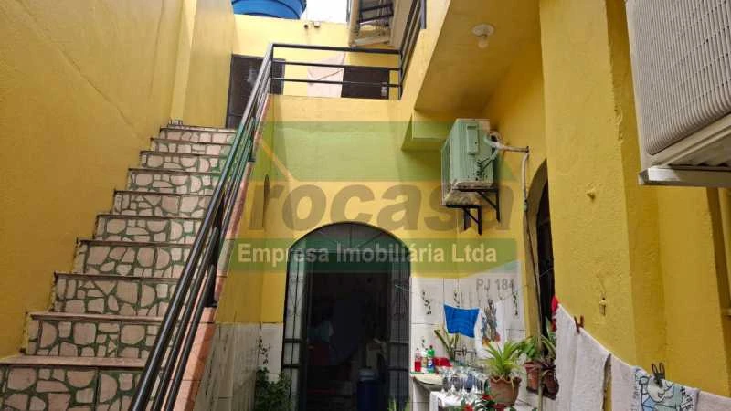 Casa de rua : Duplex / Residencial / Novo Israel