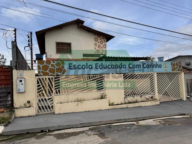 Aluga-se Casa Comercial no Conjunto Shangrilá - Parque dez