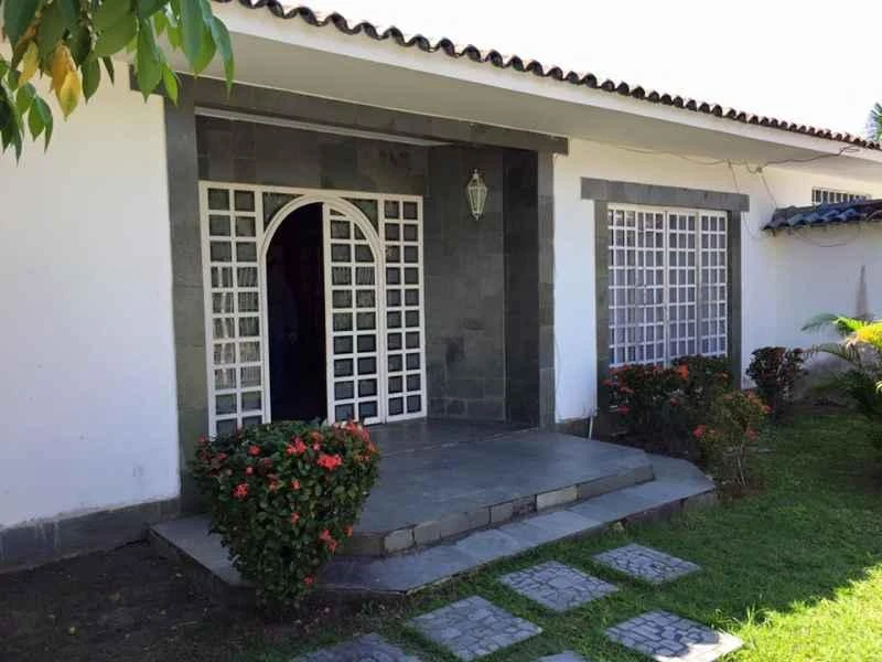 Casa à venda, 810 m² por RS 2.000.000,00 - Parque das Laranjeiras - Manaus-AM