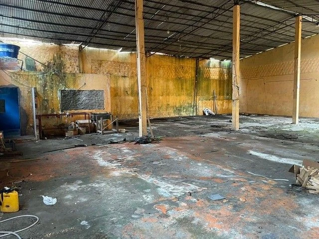 Casa com 3 dormitórios e galpão à venda, 500 m² por RS 580.000 - Coroado - Manaus-AM
