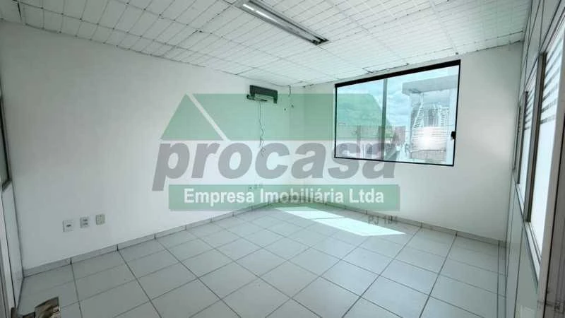 Sala Comercial à Locação, 150m² por RS 7.500,00 no Parque Dez de Novembro