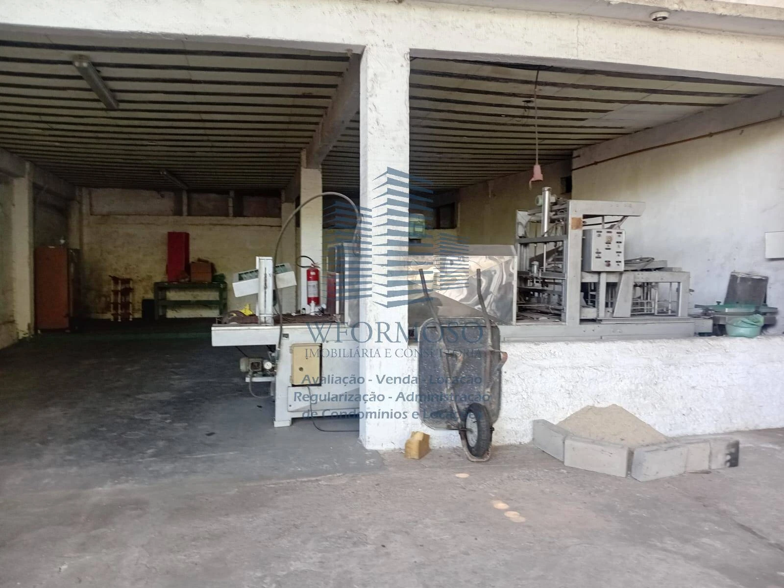 Prédio comercial à venda 723m² Av Governador Leonel de Moura Brizola