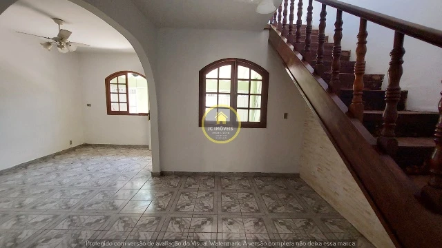 JCCA40013 – Linda casa duplex estilo colonial.