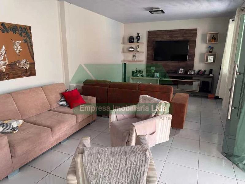CASA Á VENDA  /350.000,00 / Novo Aleixo