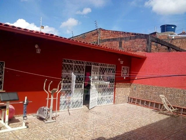 Casa com 3 dormitórios à venda, 300 m² por RS 420.000,00 - Flores - Manaus-AM