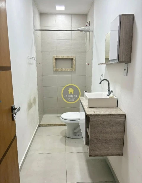 JCCA30071 – Linda casa vazia sala 3 quartos.