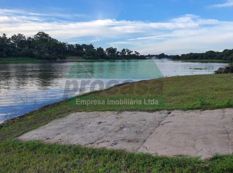 Vende-se terreno / lago do Macurany, Parintins Amazonas.
