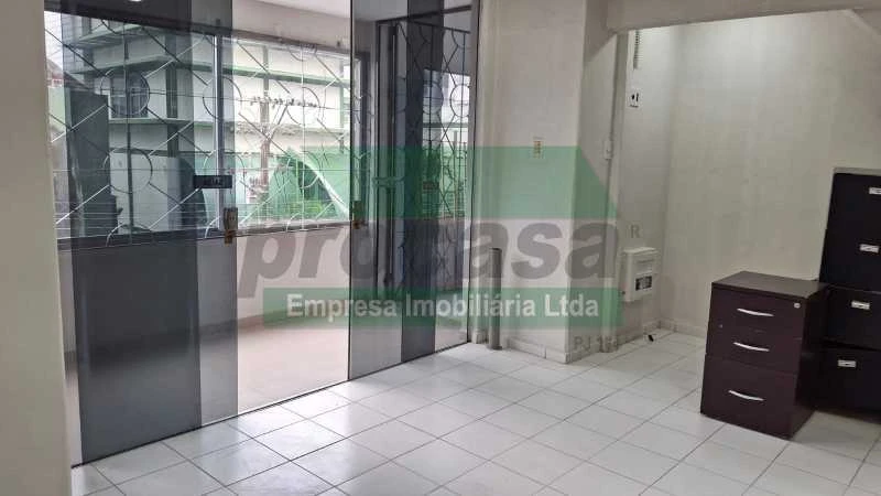 ALUGA-SE SALA COMERCIAL, LOCALIZADA NO CENTRO DE MANAUS