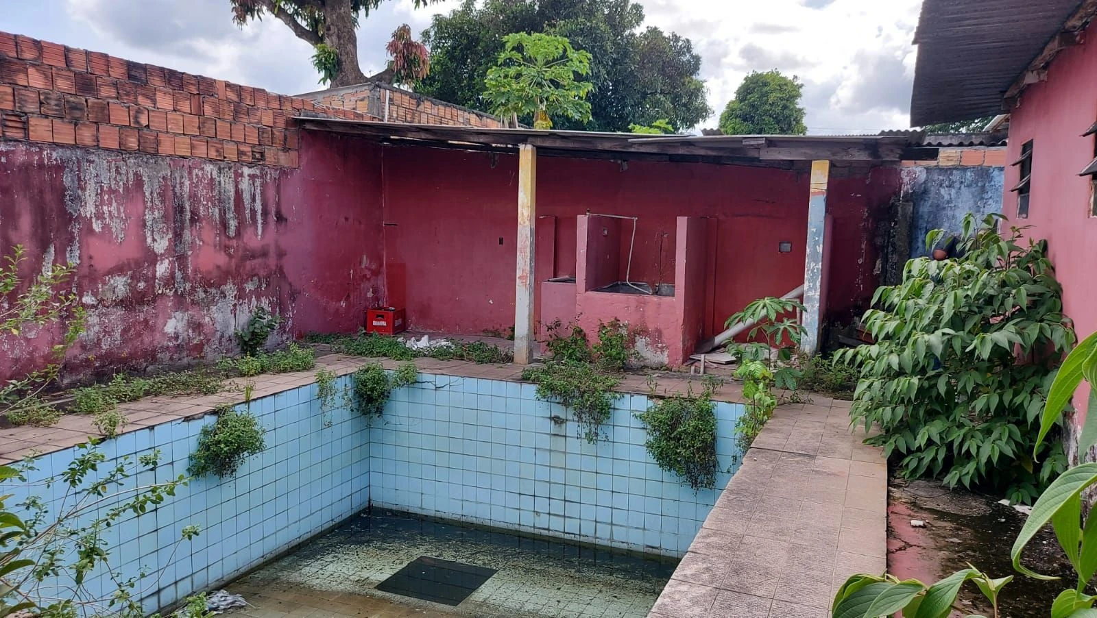 VENDO PONTO COMERCIAL + CASA + UMA KITNET