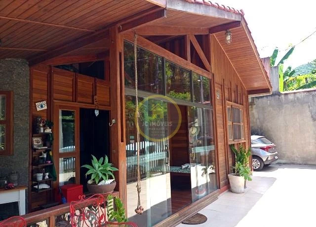 JCCN30002 Casa de condomínio em localização privilegiada.