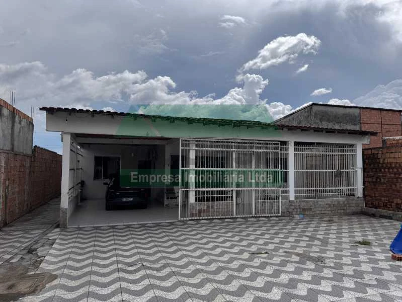 CASA Á VENDA  /350.000,00 / Novo Aleixo