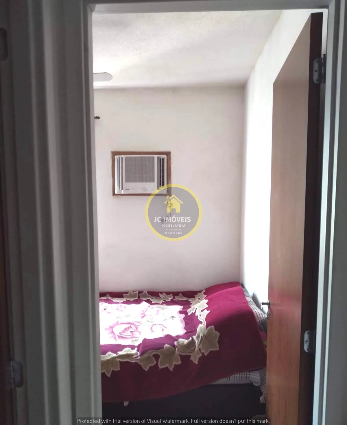 Ótima casa duplex em condomínio.