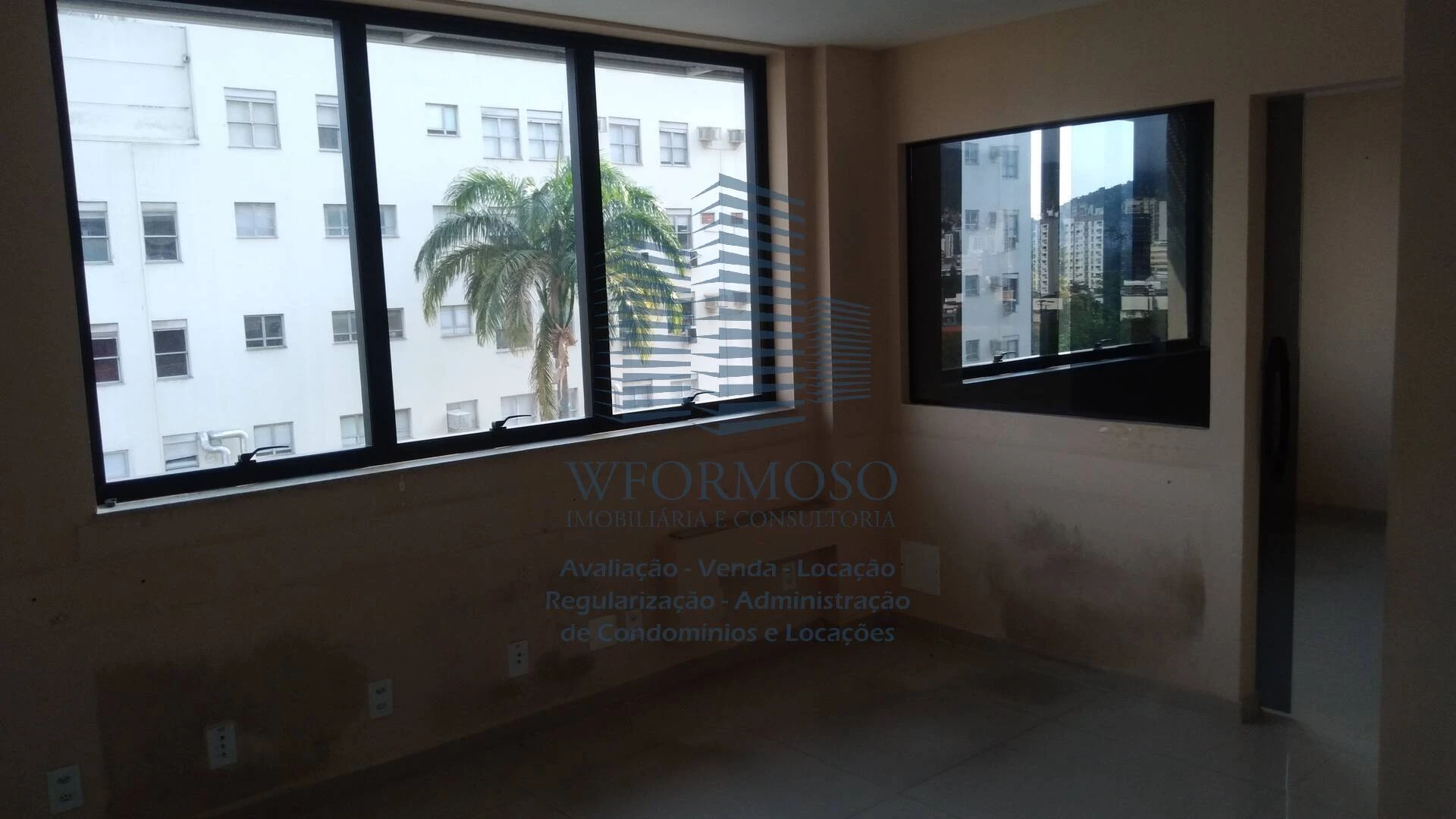 Sala Comercial 57m² para Venda na Rua Alm. Baltazar-São Cristóvão