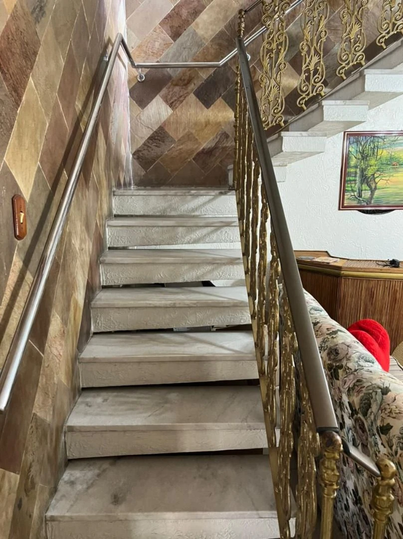 VENDE LINDA CASA BEM LOCALIZADA
