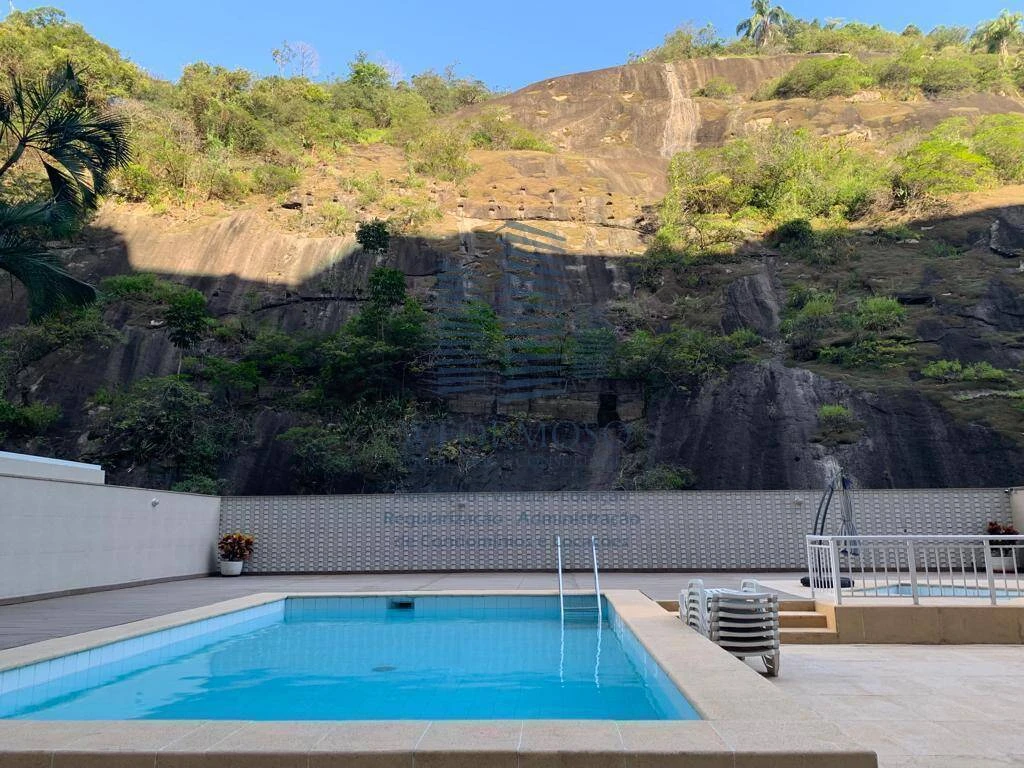 Cobertura tríplex 320m² à venda na Av. Oswaldo Cruz no Flamengo