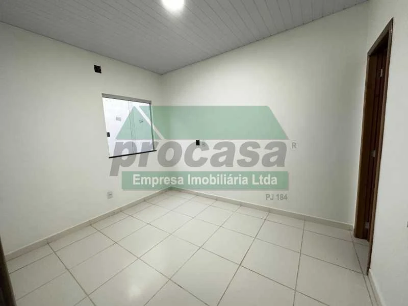 Vende Casa em Condomínio Particular de 8 casas no Conjunto Aguas Claras, Bairro Novo Aleixo / Cidade