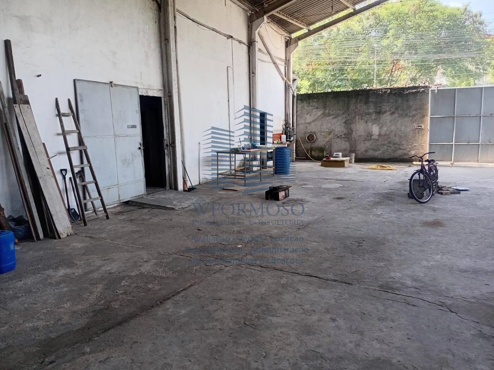 Prédio comercial à venda 723m² Av Governador Leonel de Moura Brizola