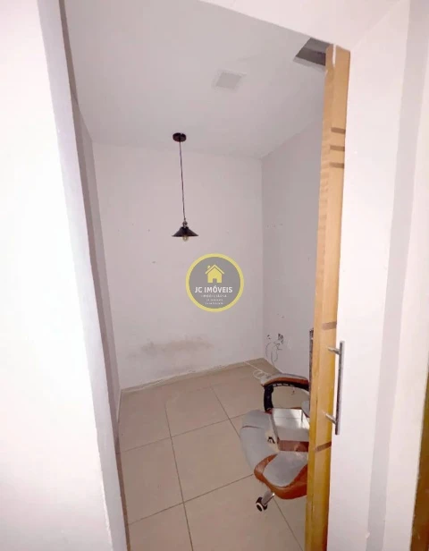 JCCA30071 – Linda casa vazia sala 3 quartos.