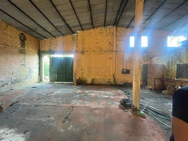Casa com 3 dormitórios e galpão à venda, 500 m² por RS 580.000 - Coroado - Manaus-AM