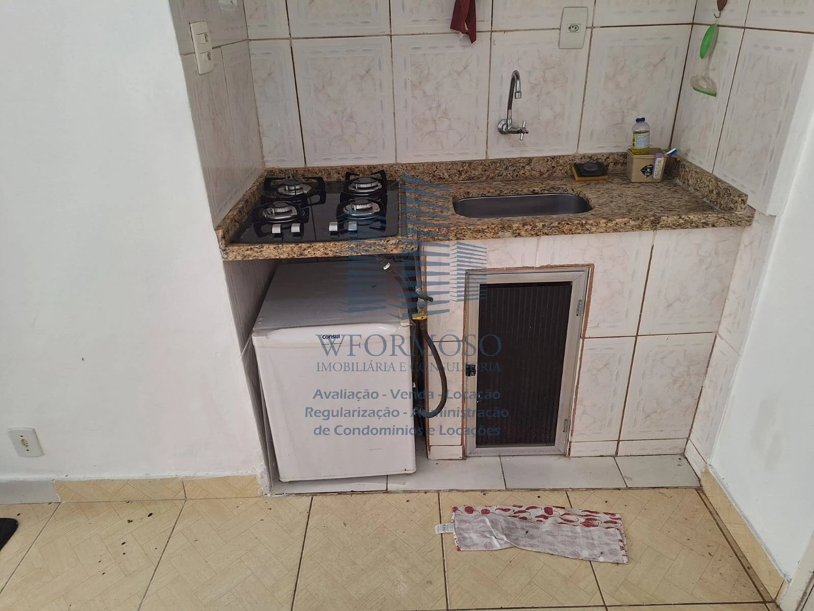 Conjugado sala quarto 24m² à venda na Rua das Laranjeiras em Laranjeiras