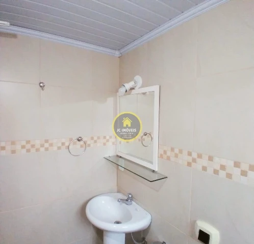 JCCA20189 – Linda casa linear vazia sala 2 quartos e suíte