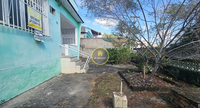 JCCA20168 – Casa linear vazia sala 2 quartos.