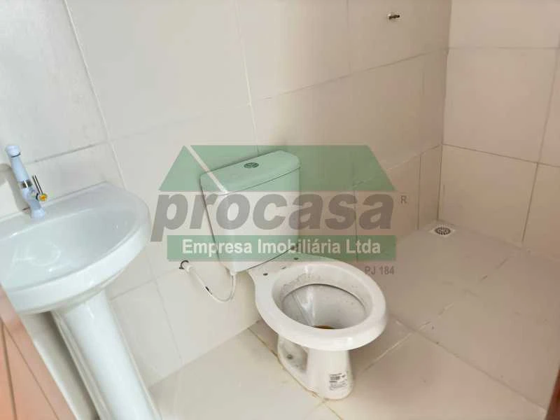 Vende Casa em Condomínio Particular de 8 casas no Conjunto Aguas Claras, Bairro Novo Aleixo / Cidade