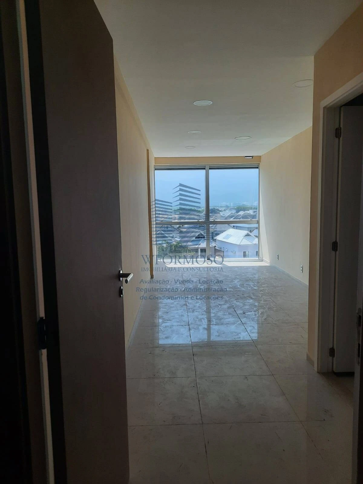Sala comercial 25m2 para locação na Avenida das Américas Recreio