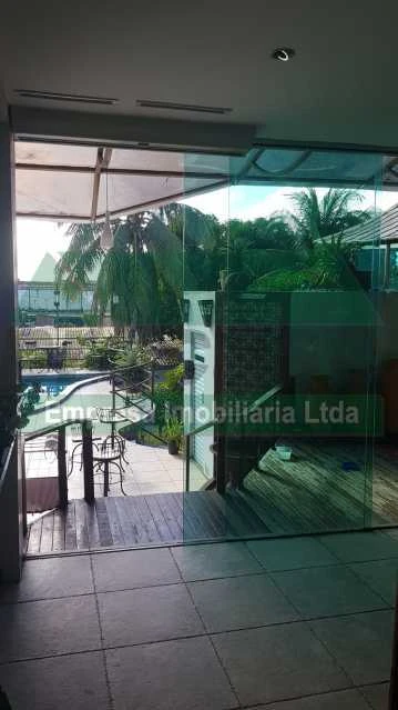 Casa de rua / Residencial / Comercial / Praça 14 de Janeiro