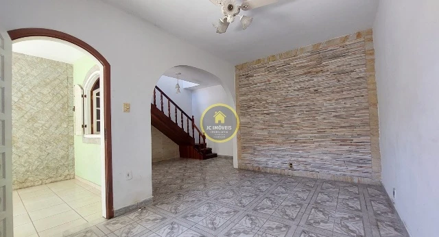 JCCA40013 – Linda casa duplex estilo colonial.