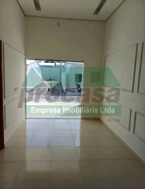 Vende-se Linda Casa em Residencial, Parque Dez de Novembro