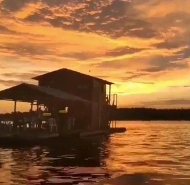Flutuante com 2 dormitórios à venda, por RS 130.000 - Tarumã - Manaus-AM