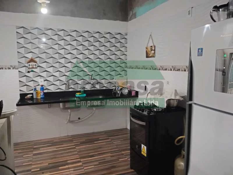 Casa de rua :  / Residencial / Novo Aleixo