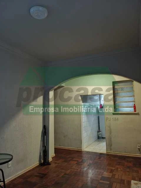 Aluga-se apartamento mobiliado no centro