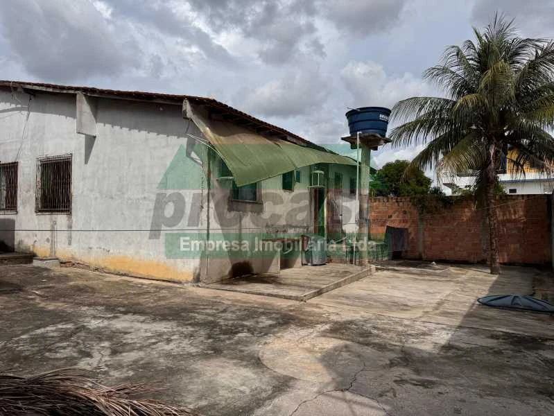 CASA Á VENDA  /350.000,00 / Novo Aleixo