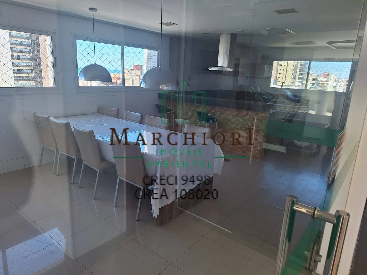 2 quartos, suíte, 3 banheiros, lazer na cobertura