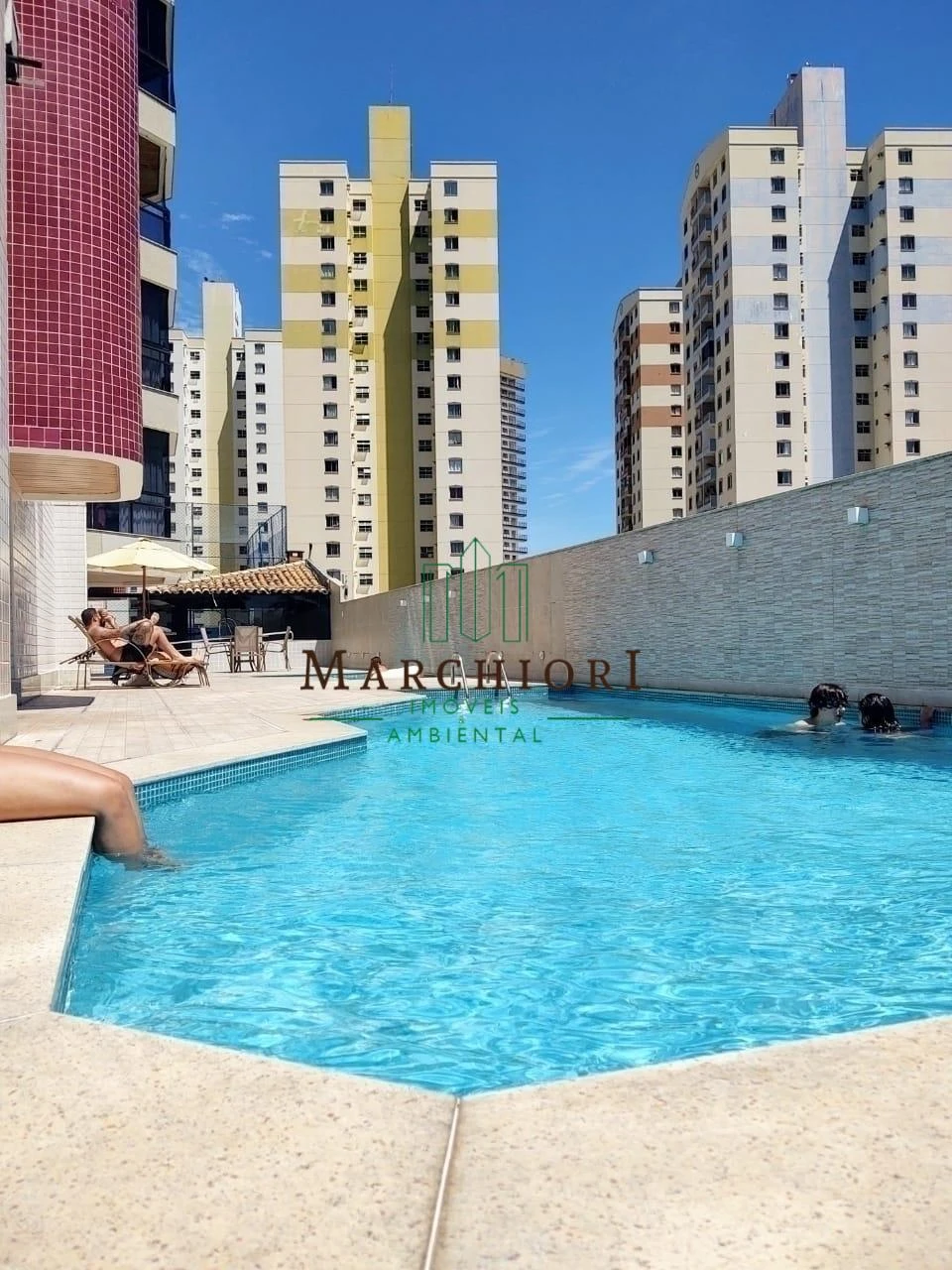 Cobertura Duplex, frente para o mar de Itapuã    4 cômodos Lazer completo