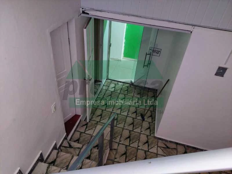 Sala comercial duplex disponível para locaçao